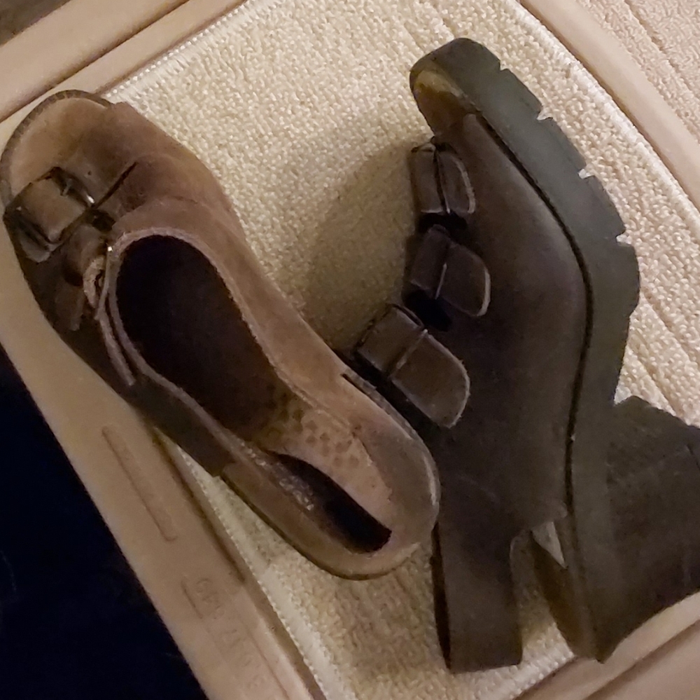 Detour block heeled shoes